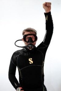 Ein Bild, das Mann enthält. Automatisch generierte Beschreibung